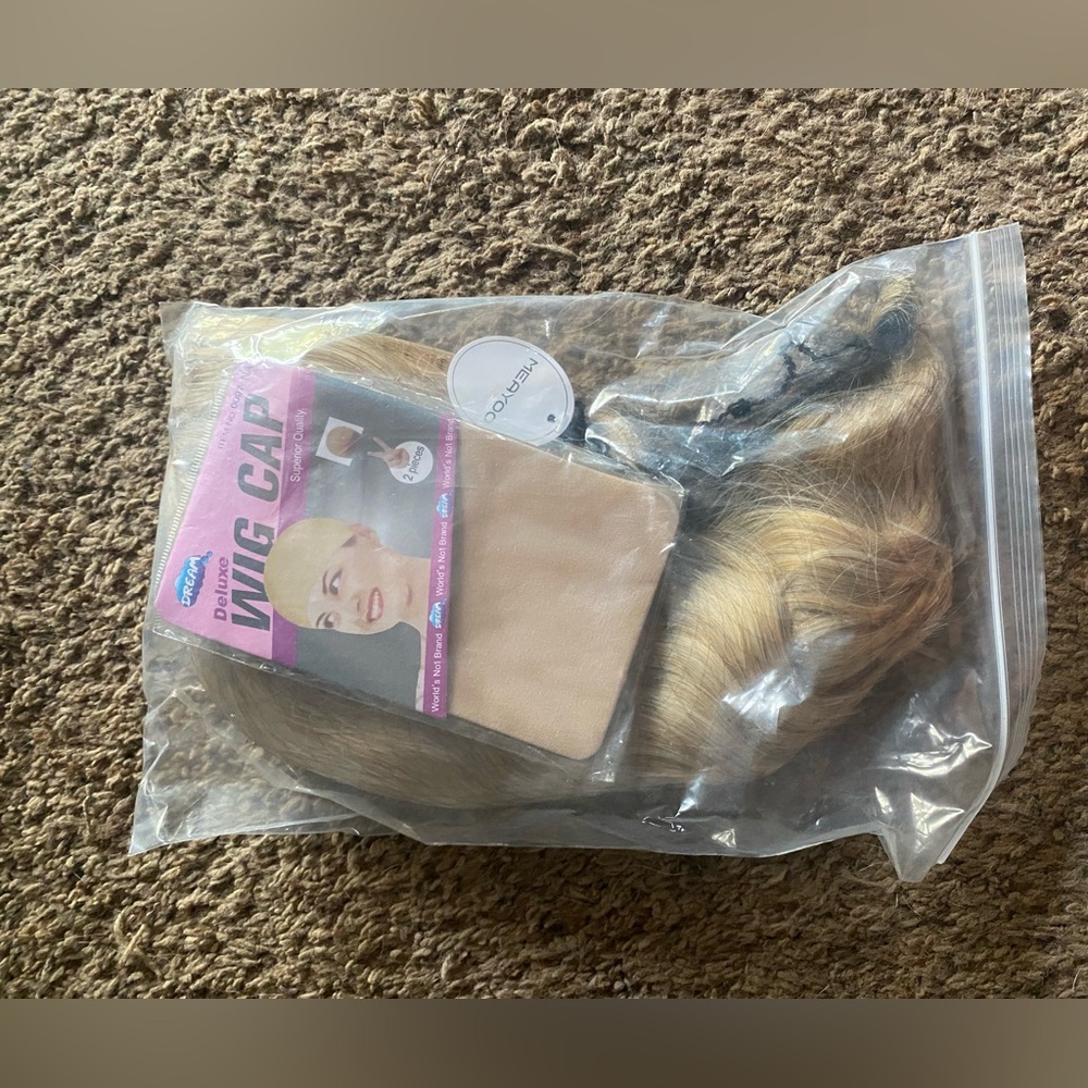 Synthetic Mixed Blonde Lace Tab Wavy Wig - Picture 5 of 14